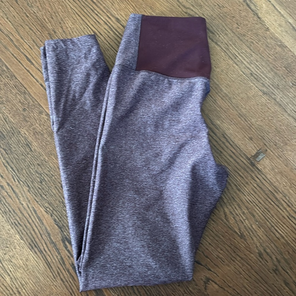 Nike leggings in plum with pocket